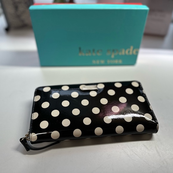 Kate Soade Polka dot patent leather wallet - Picture 4 of 4